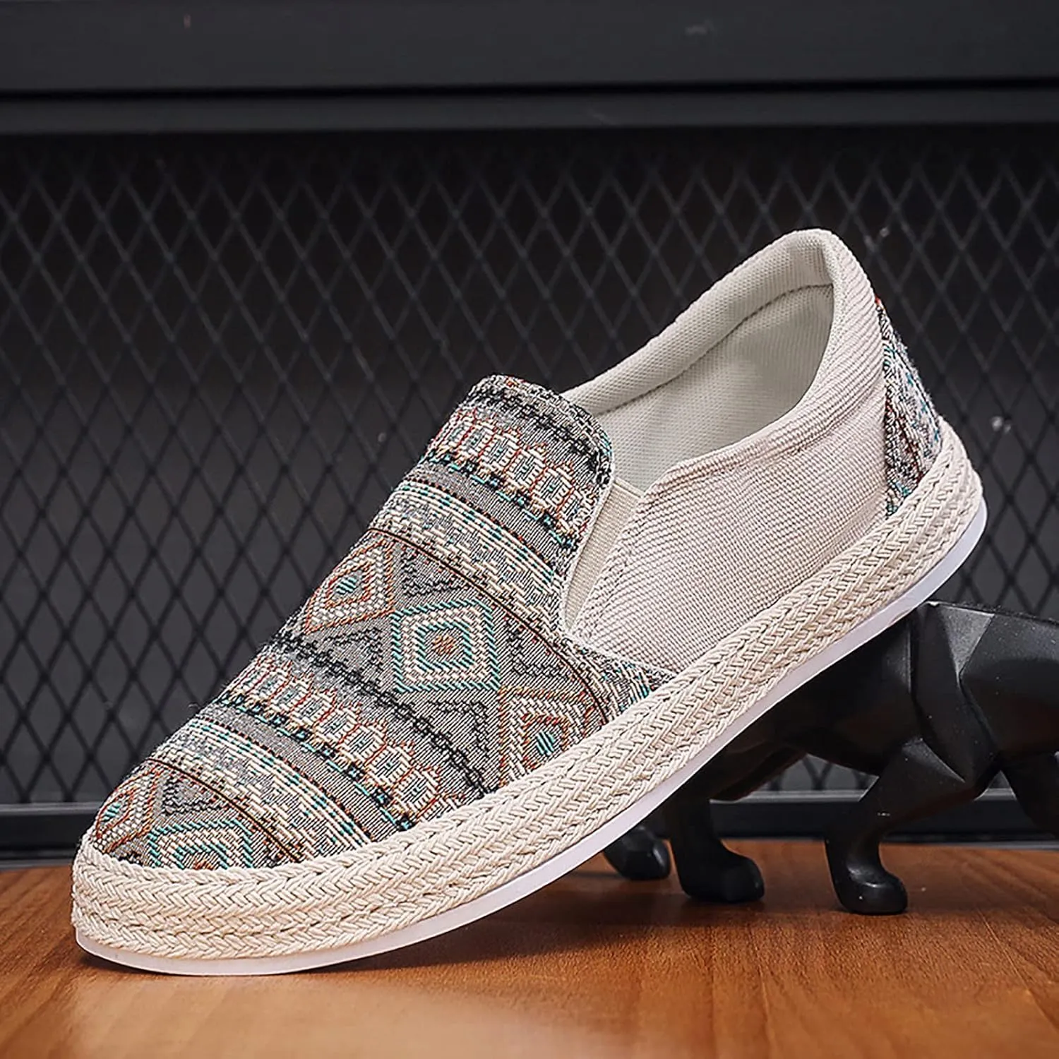 Casual Walking Shoes 2022 Men's New Spring and Fisherman's Shoes Canvas Thick Soled Slip On