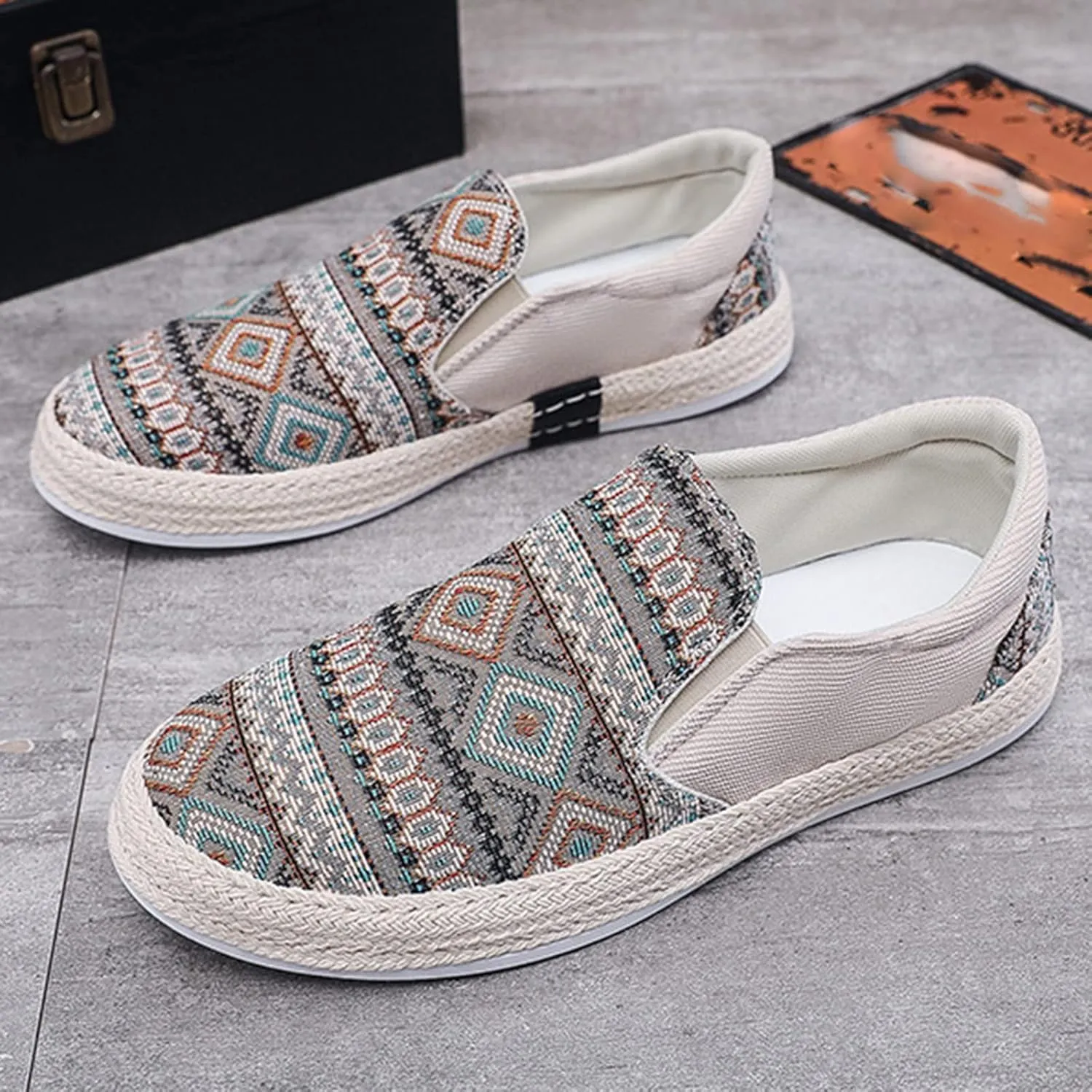 Casual Walking Shoes 2022 Men's New Spring and Fisherman's Shoes Canvas Thick Soled Slip On