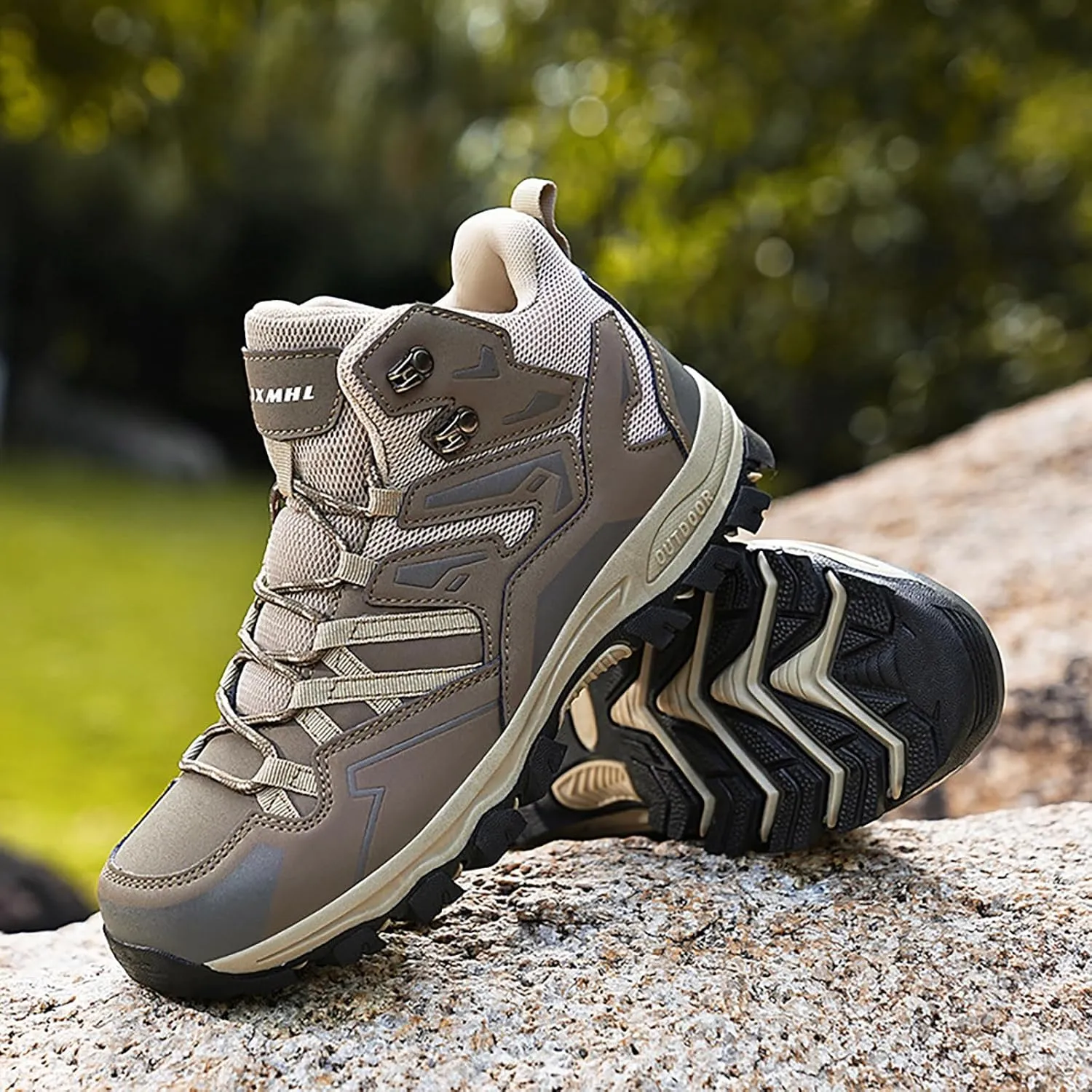Lightweight Shoes Men and Winter Hiking Shoes High Top Climbing Hiking Outdoor Casual Sports