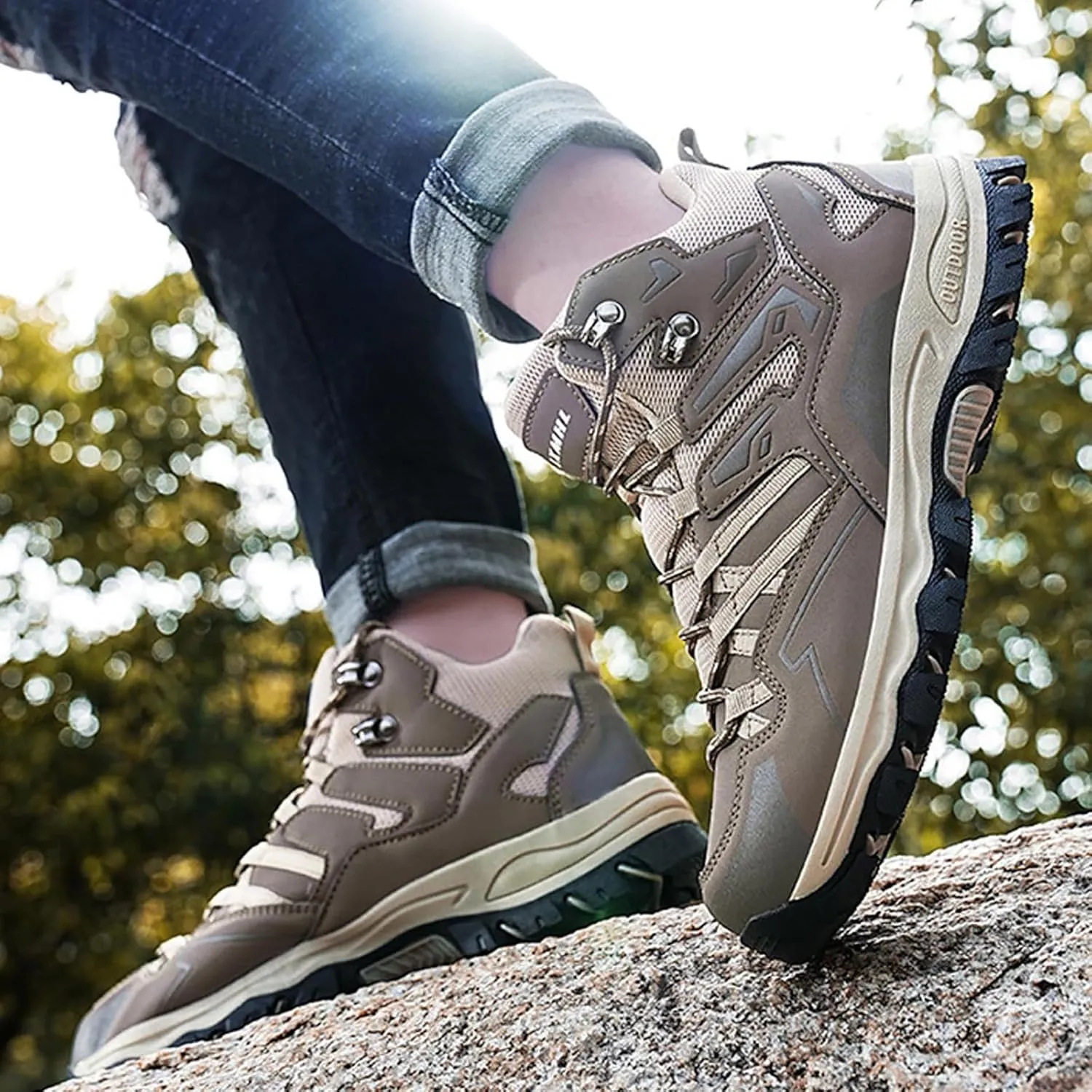 Lightweight Shoes Men and Winter Hiking Shoes High Top Climbing Hiking Outdoor Casual Sports