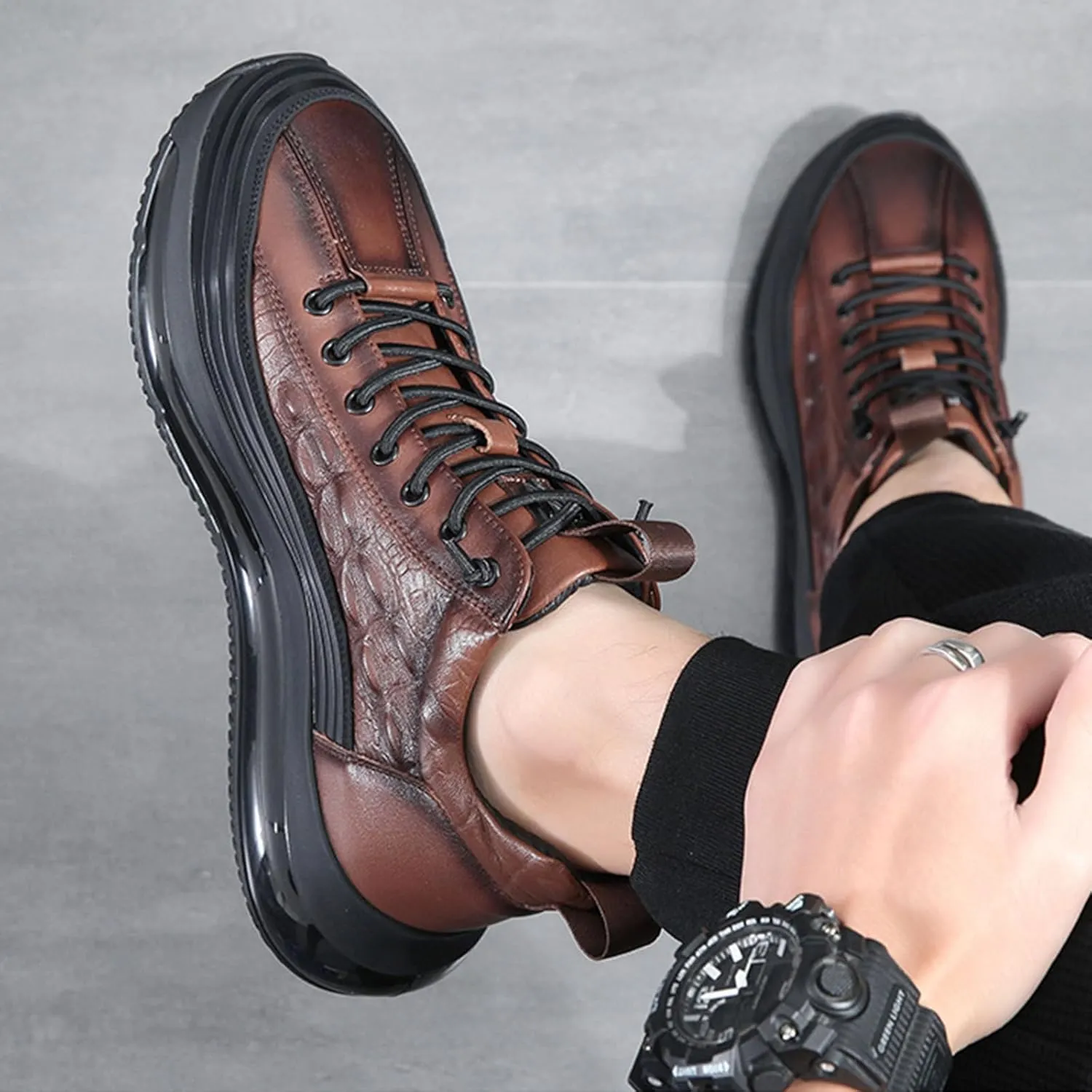 Men's Crocodile Pattern Leather Waterproof Non-Slip Sneakers Cushion Pattern Sneakers Height Lifting Comfortable Shoes