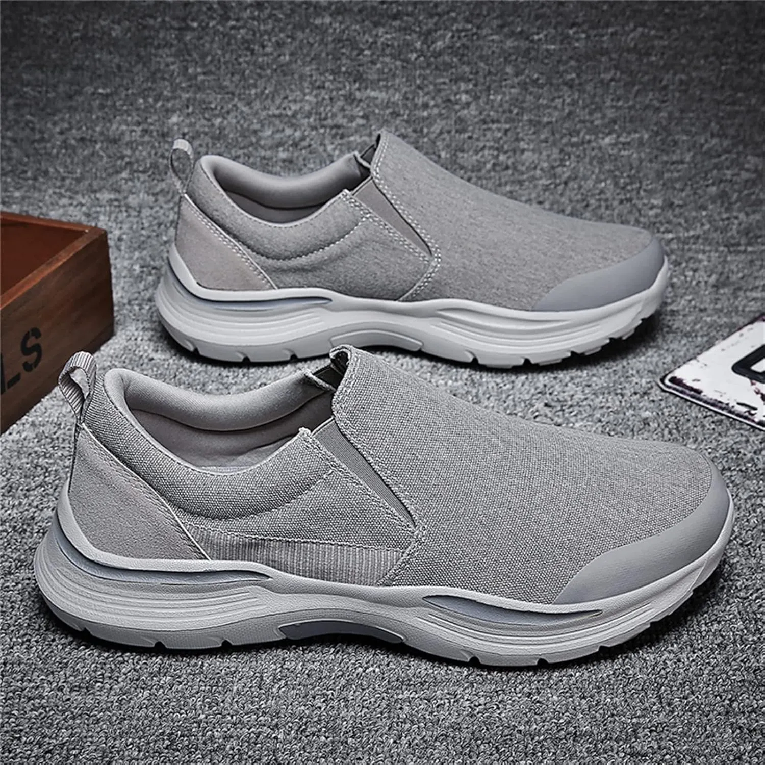 Men's Fashion Casual Canvas Shoes Breathable Anti-Slip Soft Sole Walking Shoes mesh Shoes