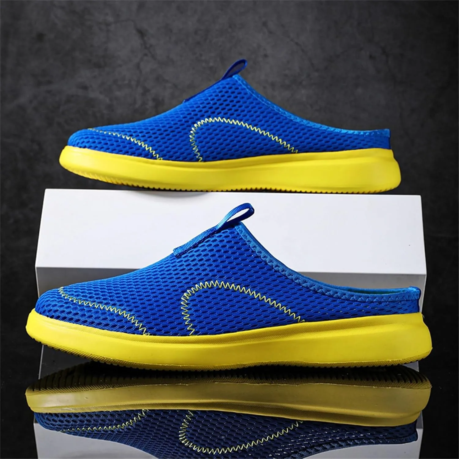 Men's Slip Shoes Fashion Summer Men Casual Shoes Breathable Mesh Shallow Wear Lightweight Casual Half Slippers